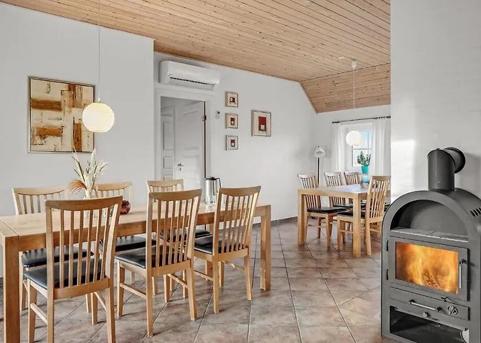 Stunning In With Kitchen * 斯凯恩