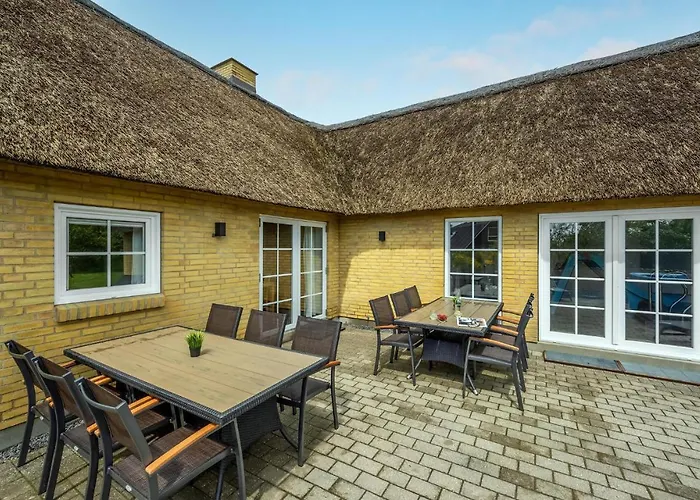 Stunning In With Kitchen 斯凯恩