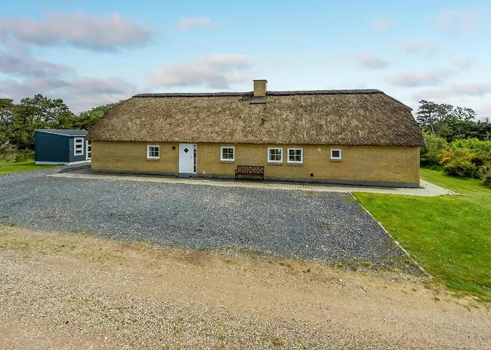 Stunning In With Kitchen * 斯凯恩